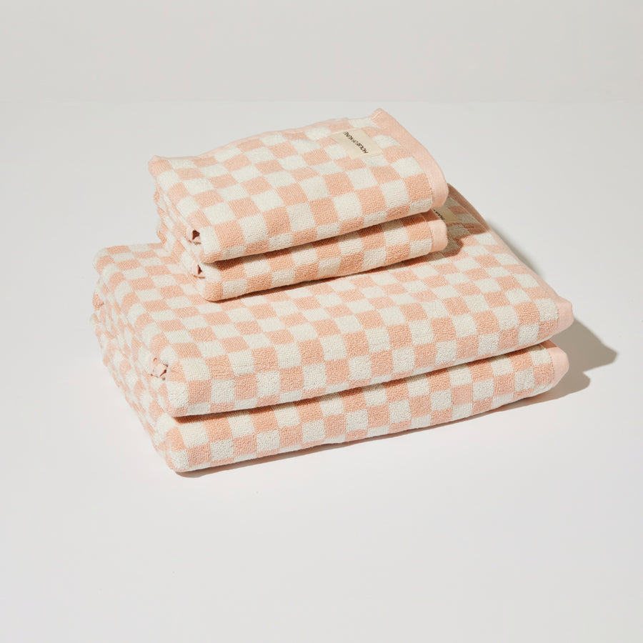 BATH TOWEL IN PINK CHECK