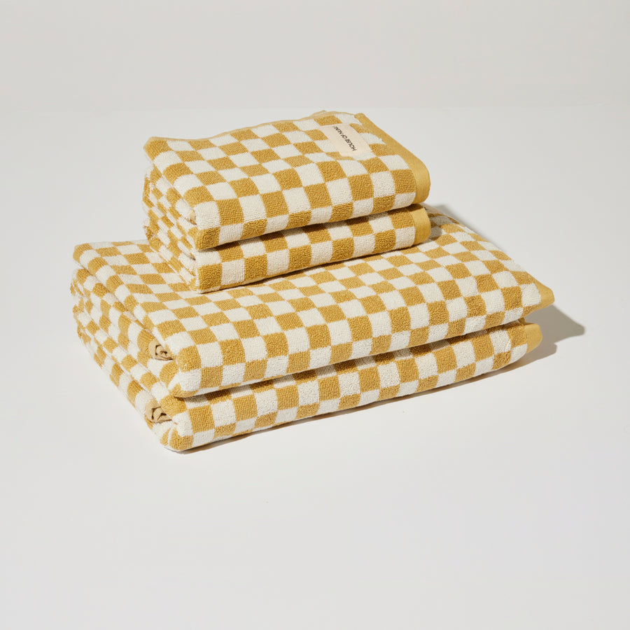 BATH TOWEL IN YELLOW CHECK