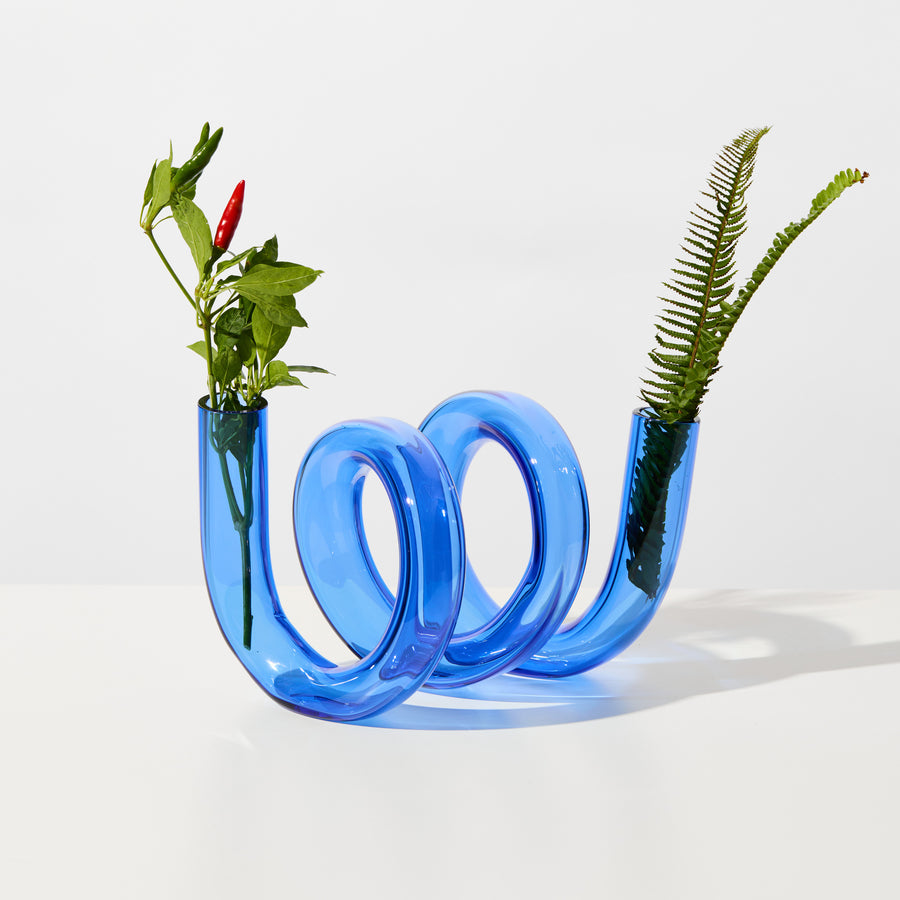 CURLY VASE IN BLUE