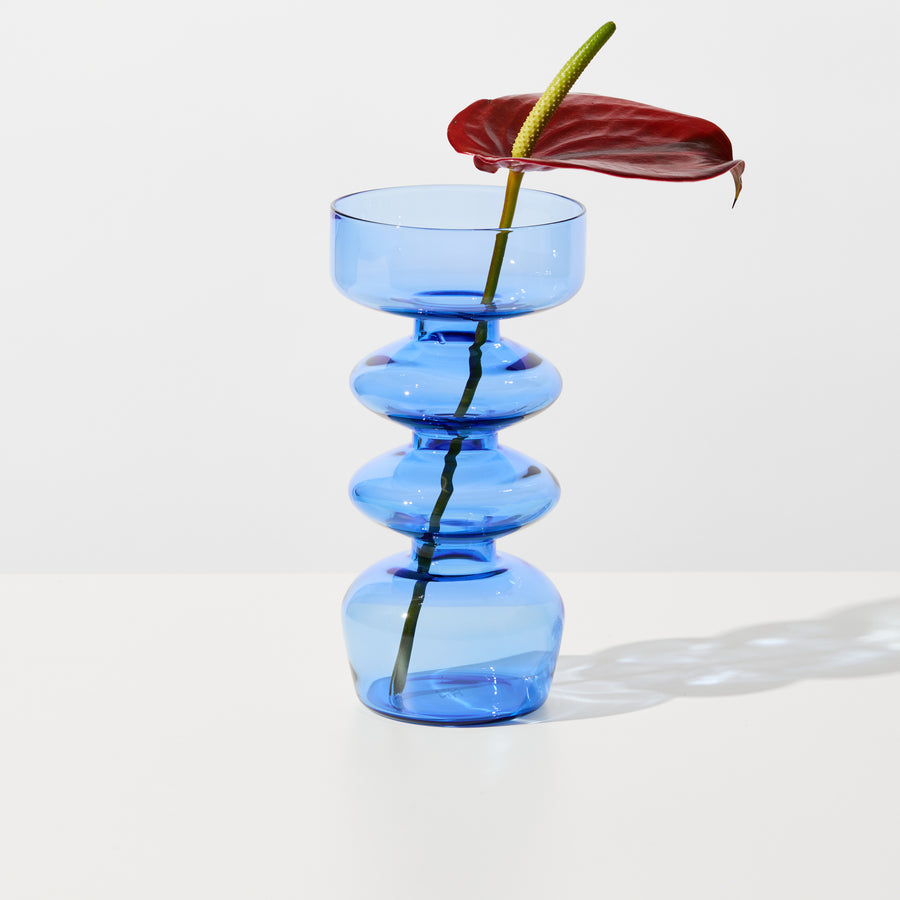 CURVY VASE IN BLUE