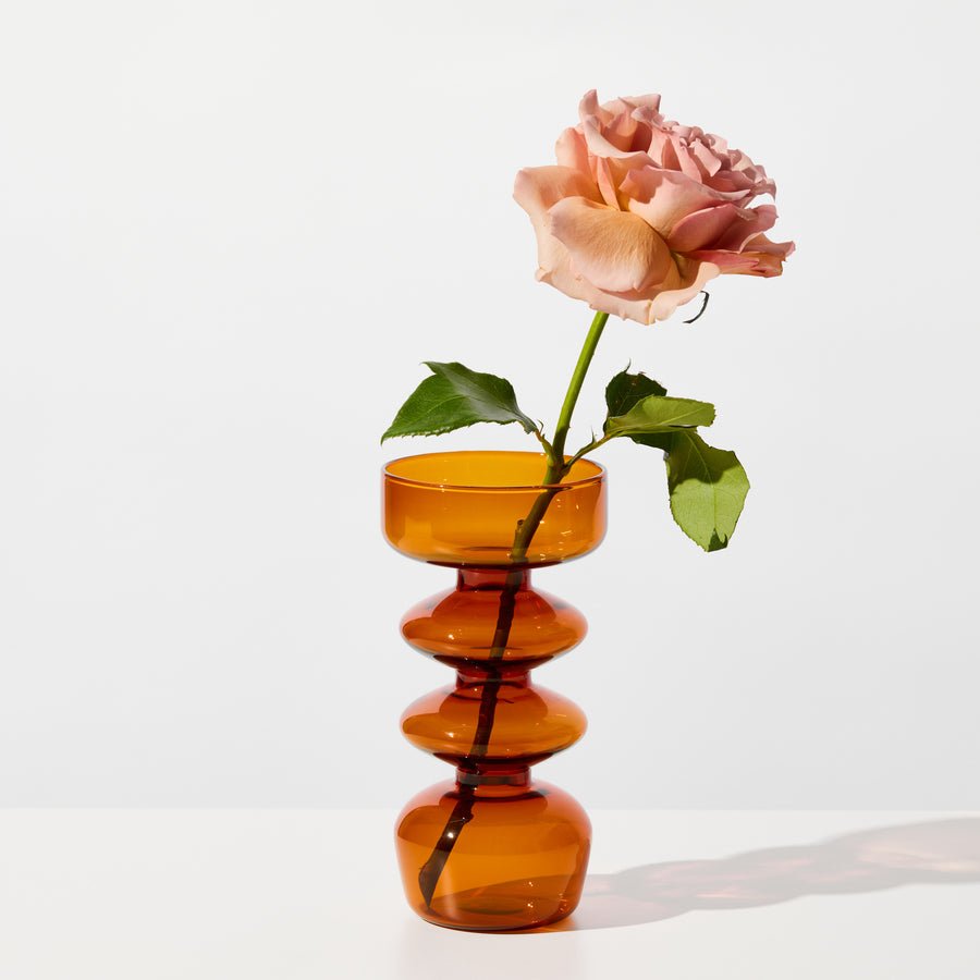 CURVY VASE IN AMBER