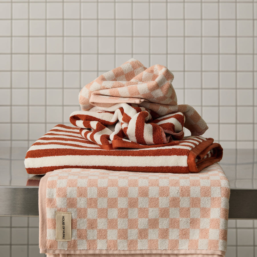 BATH + HAND TOWEL SET OF 4 IN PINK CHECK