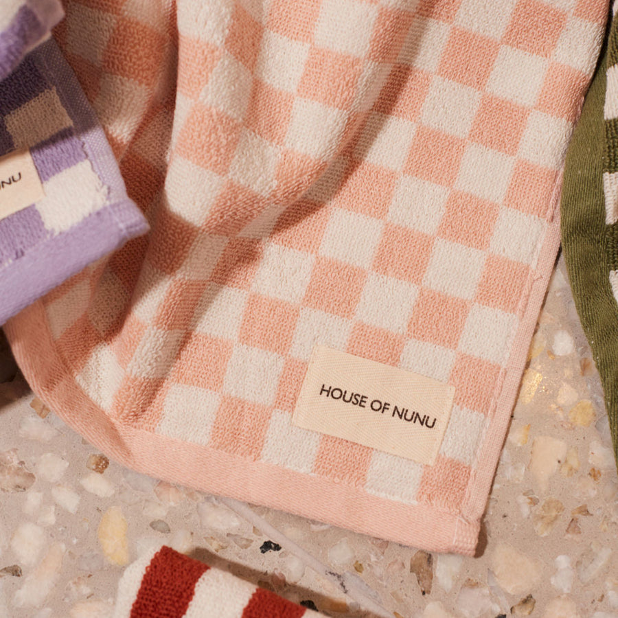 HAND TOWEL IN PINK CHECK