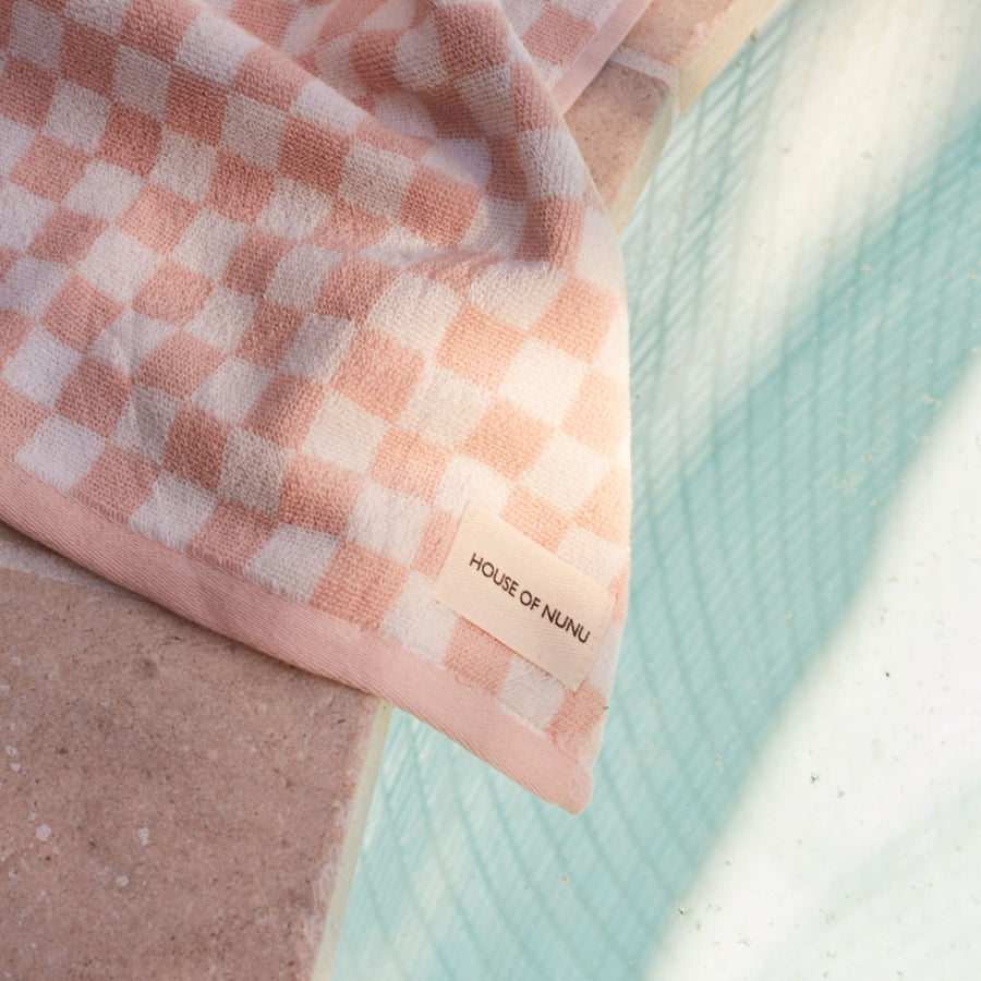 HAND TOWEL IN PINK CHECK