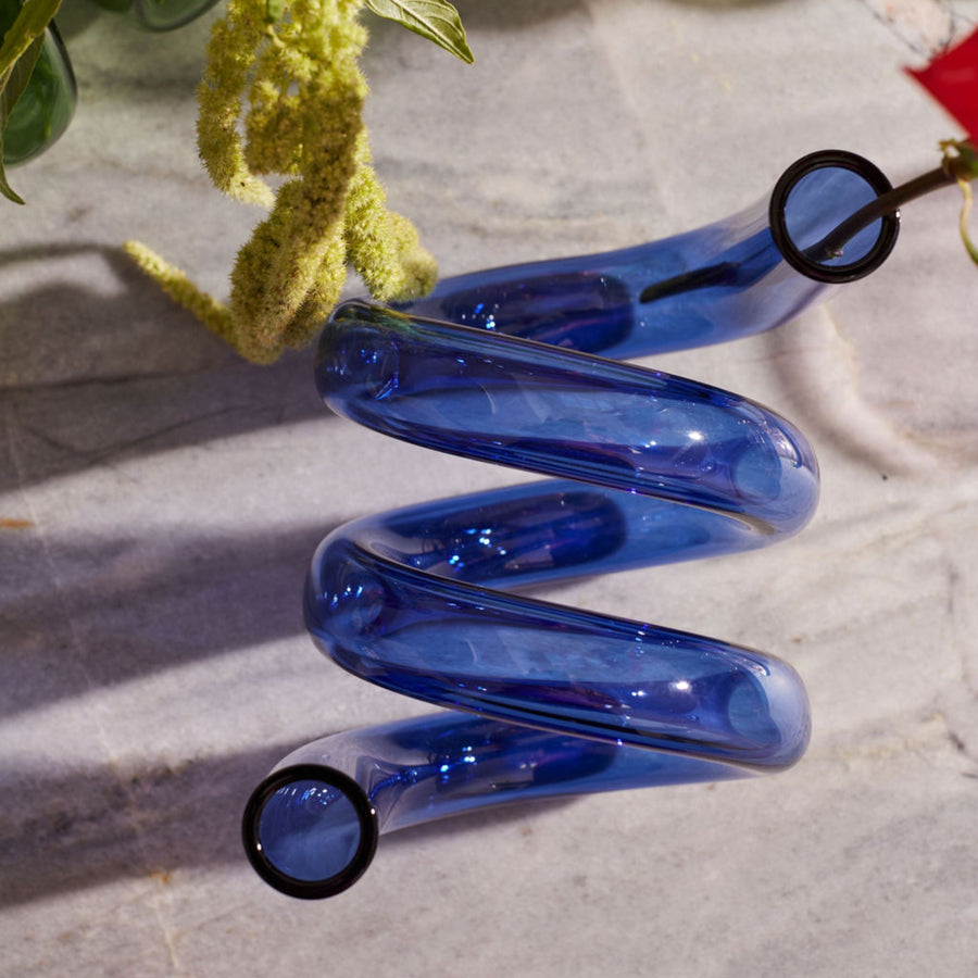 CURLY VASE IN BLUE