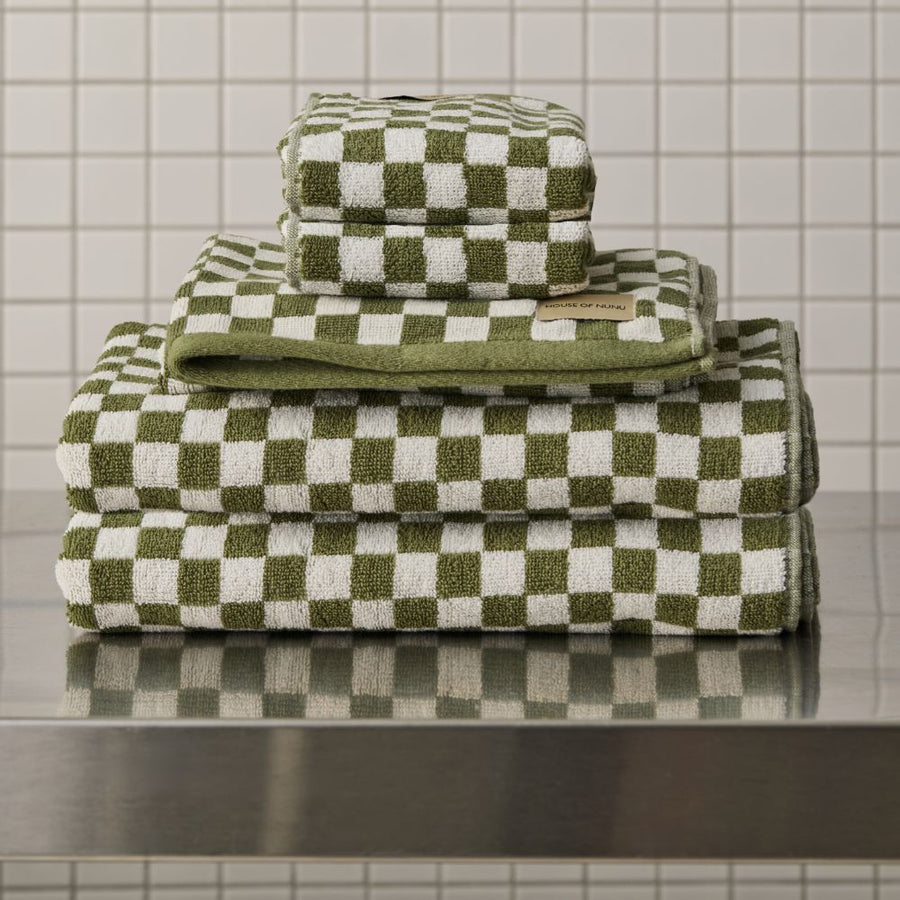 TOWEL + BATH MAT SET IN OLIVE GREEN CHECK